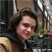 Estudiante de arquitectura da clases de inglés y de física nivel eso y bachillerato